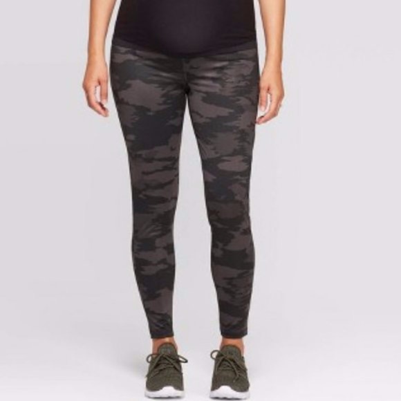 Isabel Maternity by Ingrid & Isabel Pants - ✨Host pick✨Maternity Camo Activewear Leggings